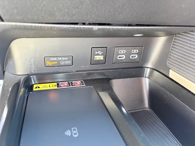 Used 2025 Toyota Camry SE FWD image 18