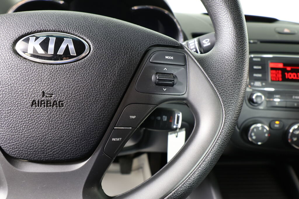Used 2016 Kia Forte LX image 31