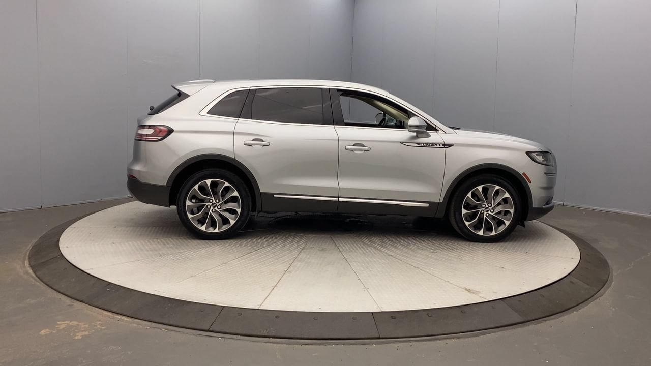 Used 2023 Lincoln Nautilus Reserve AWD/4WD image 6