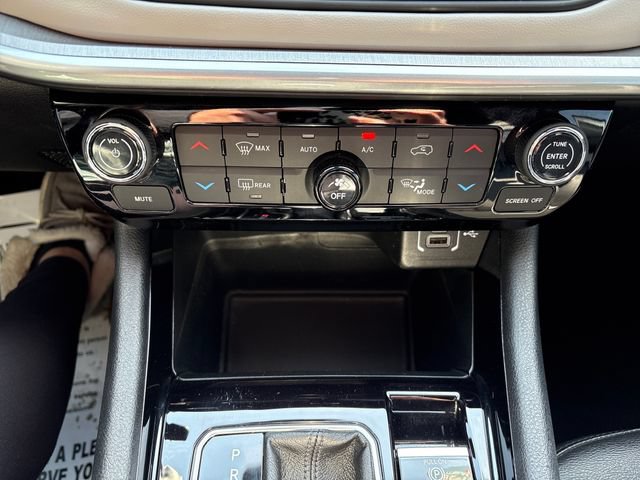 Used 2025 Jeep Compass Limited AWD/4WD image 16