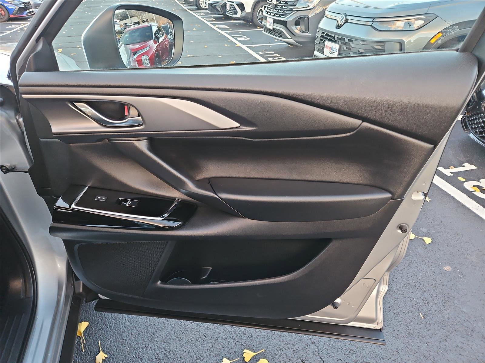 Used 2023 MAZDA CX-9 Touring image 29