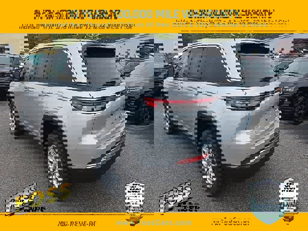 New 2025 Jeep Grand Cherokee Laredo X image 5