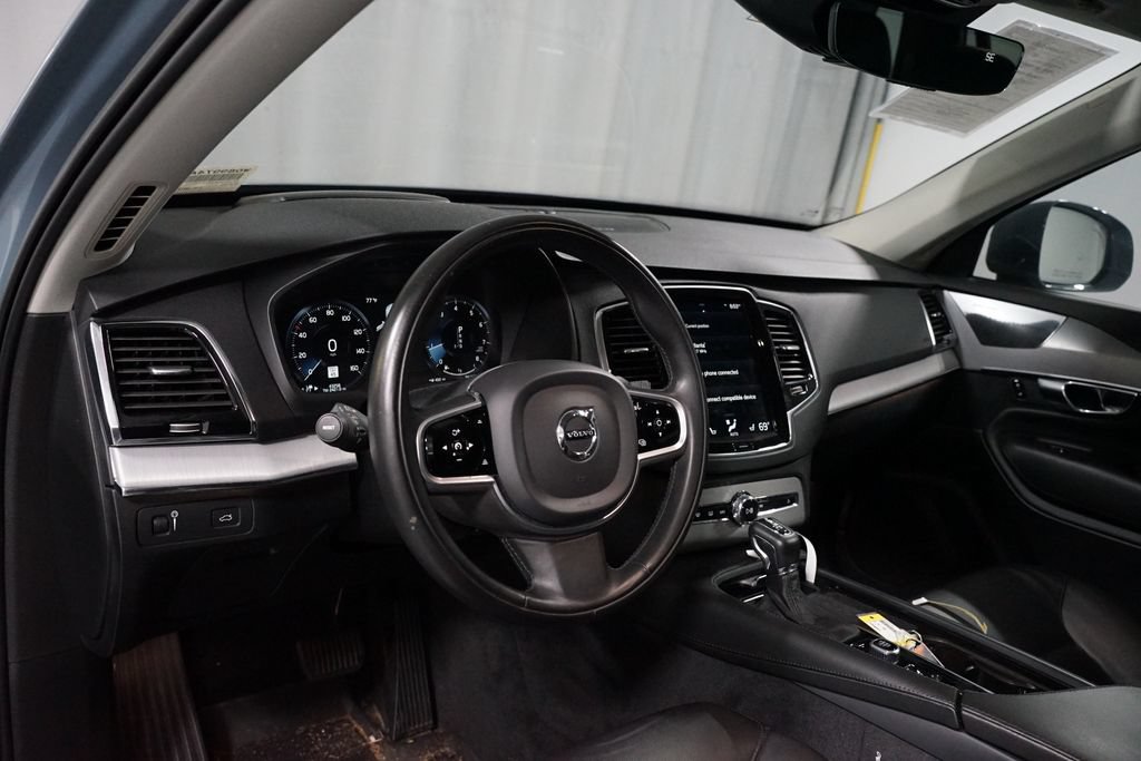 Used 2021 Volvo XC90 T5 Momentum w/ Protection Package Premier FWD image 7