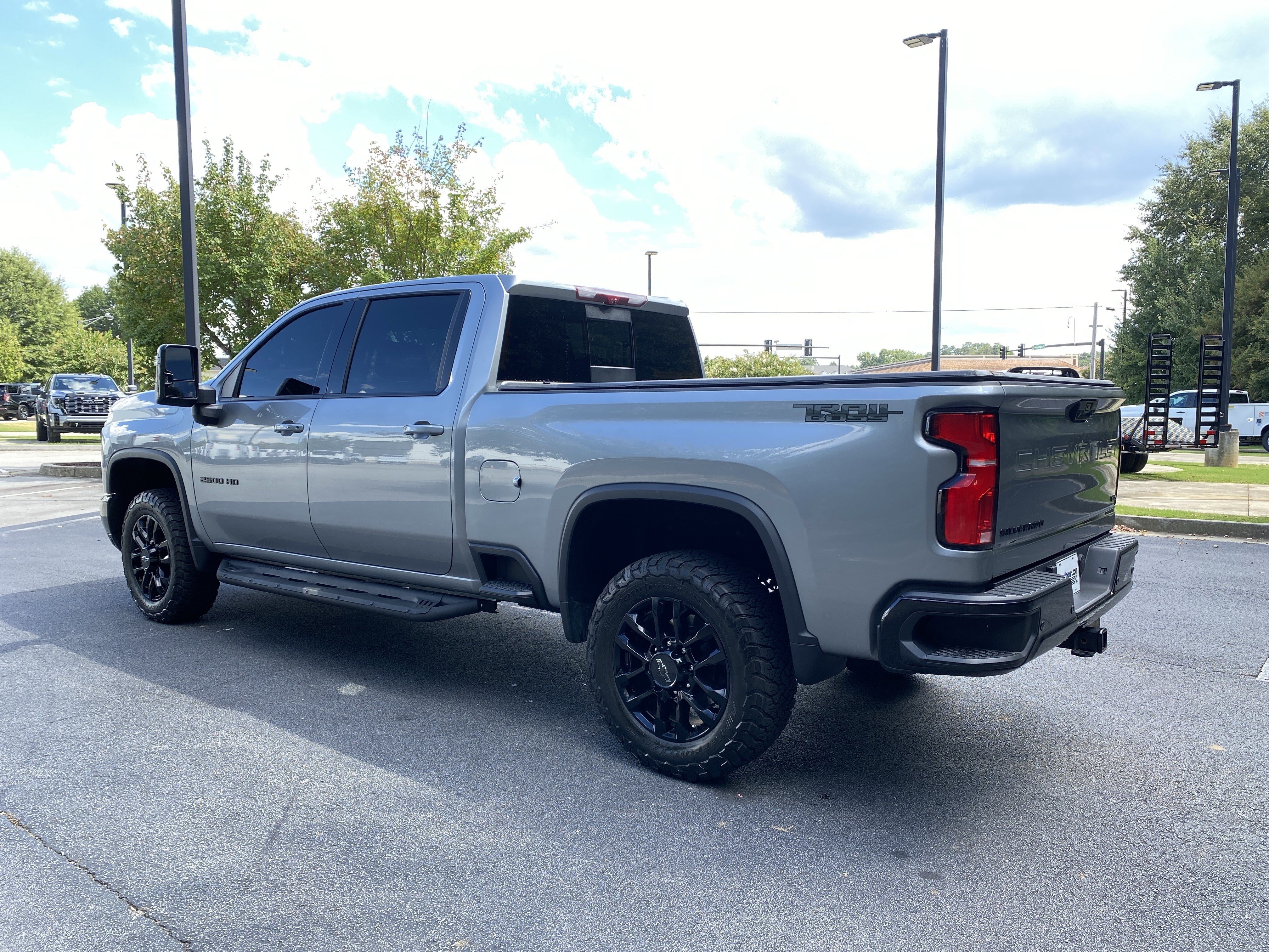 Used 2025 Chevrolet Silverado 2500 LTZ w/ LTZ Plus Package AWD/4WD image 7