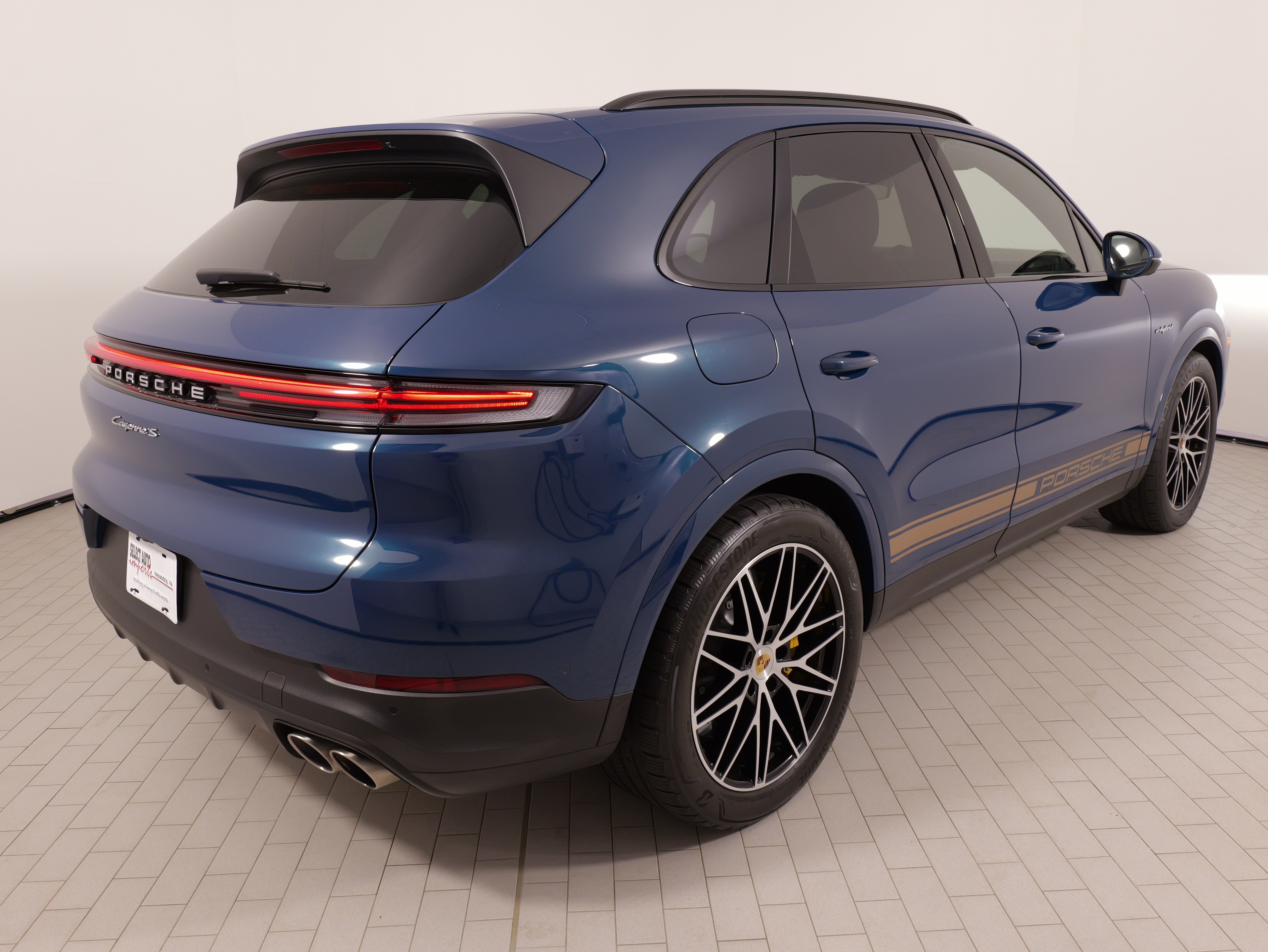 Used 2024 Porsche Cayenne S AWD/4WD image 15