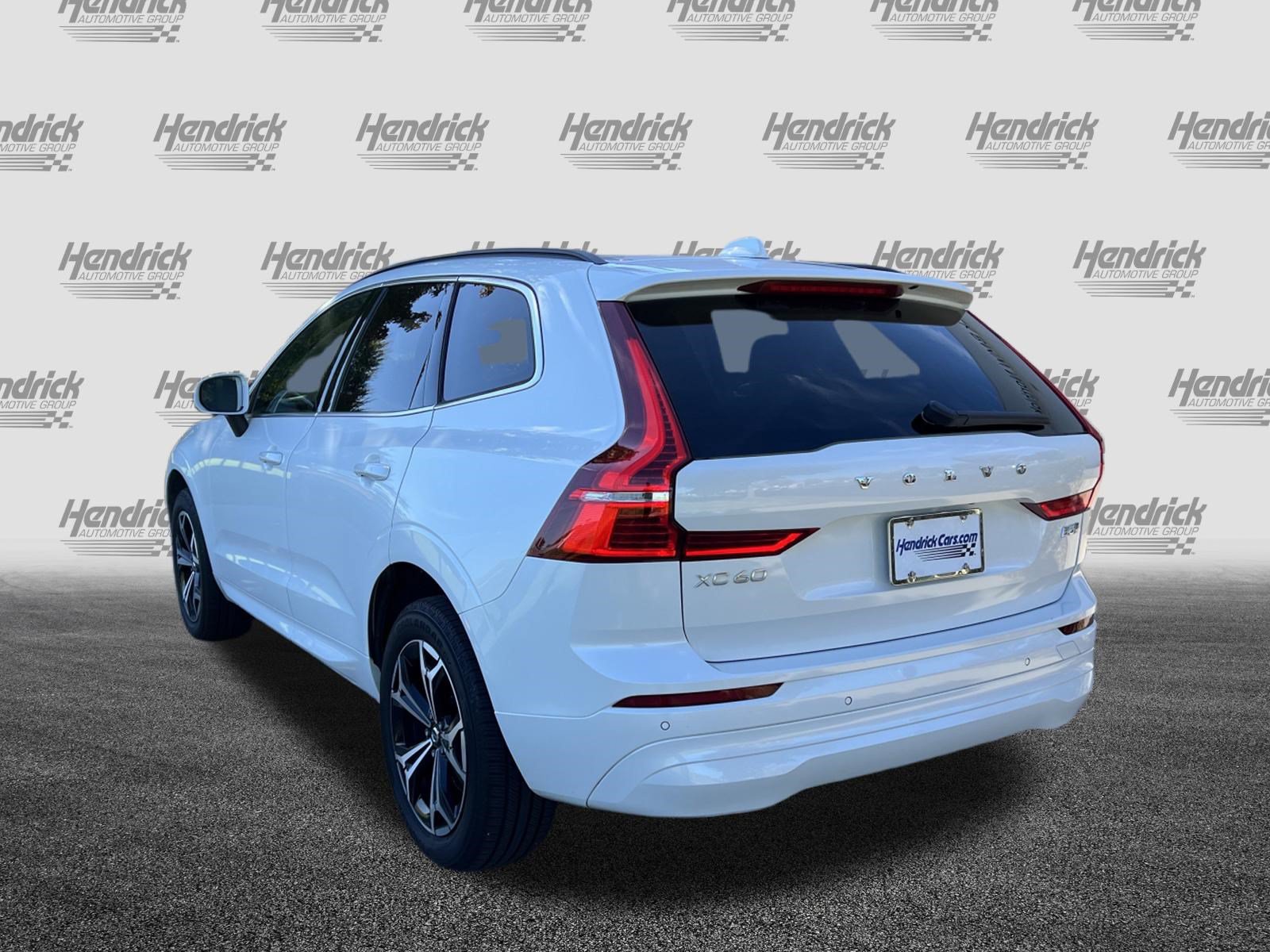 Used 2022 Volvo XC60 B5 Momentum w/ Climate Package AWD/4WD image 7
