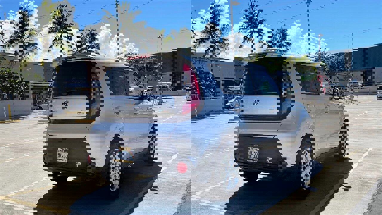 Used 2015 Kia Soul + image 5