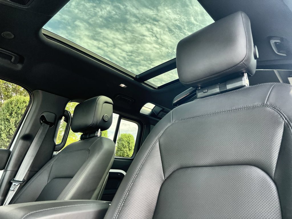 New 2026 Land Rover Defender 110 X-Dynamic SE AWD/4WD image 19