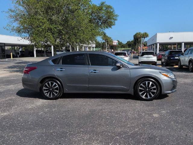 Certified 2018 Nissan Altima 2.5 SV w/ 2.5 SV Technology Package FWD image 3