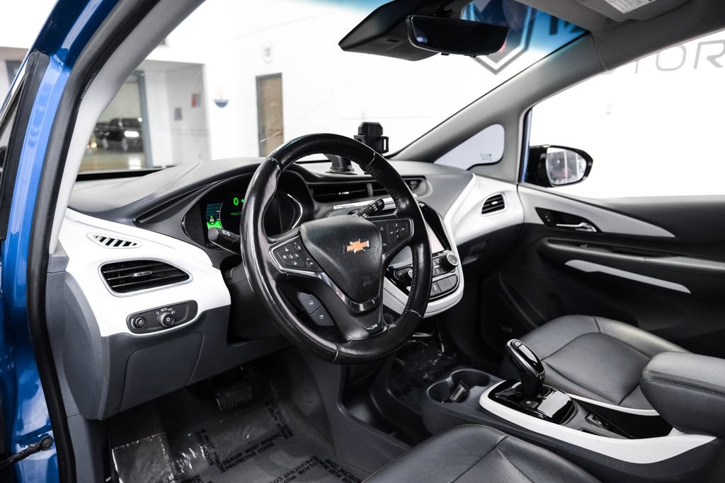 Used 2020 Chevrolet Bolt Premier w/ Infotainment Package FWD image 3