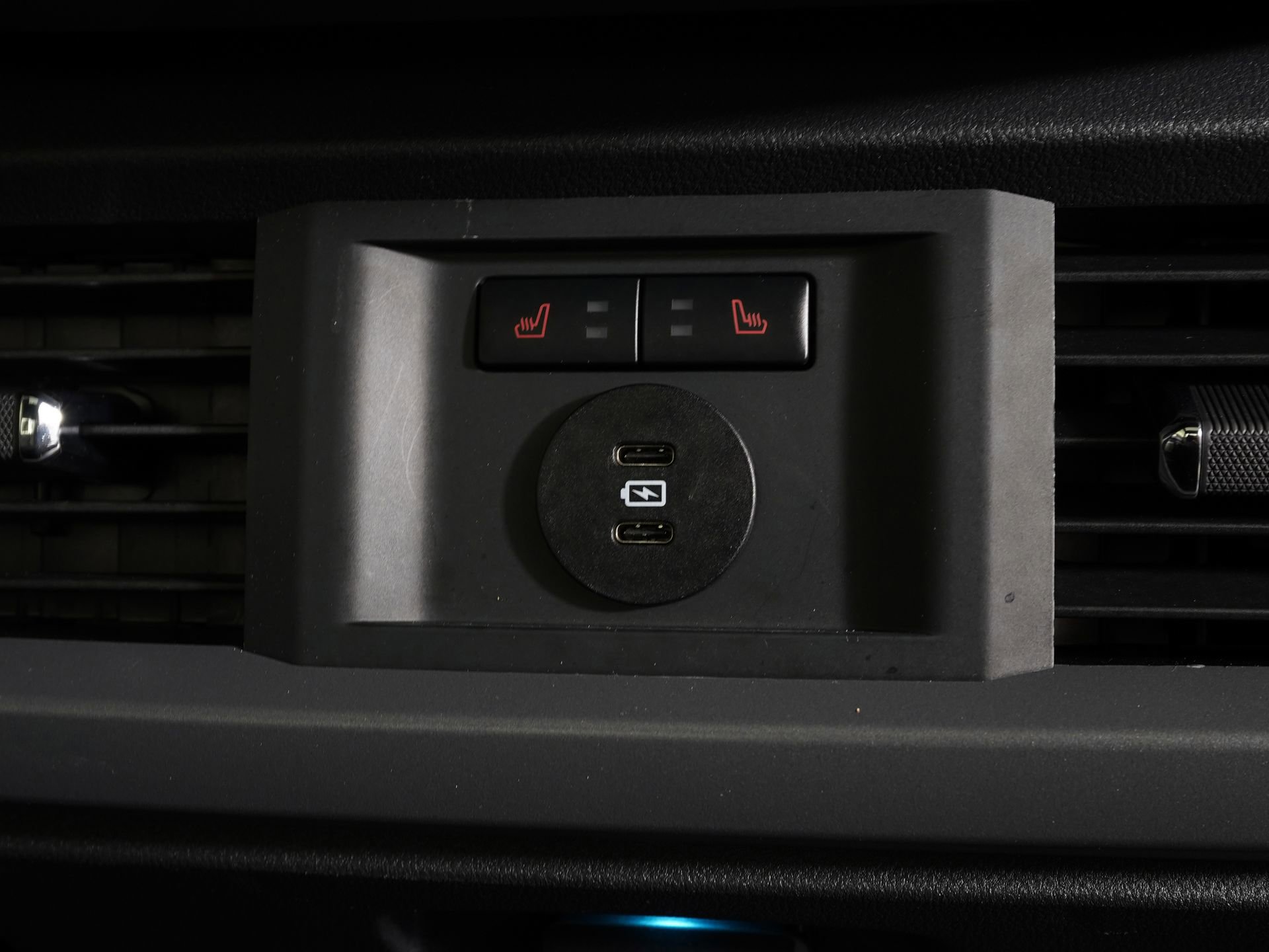 Used 2025 Ford F150 Lightning Lariat image 12