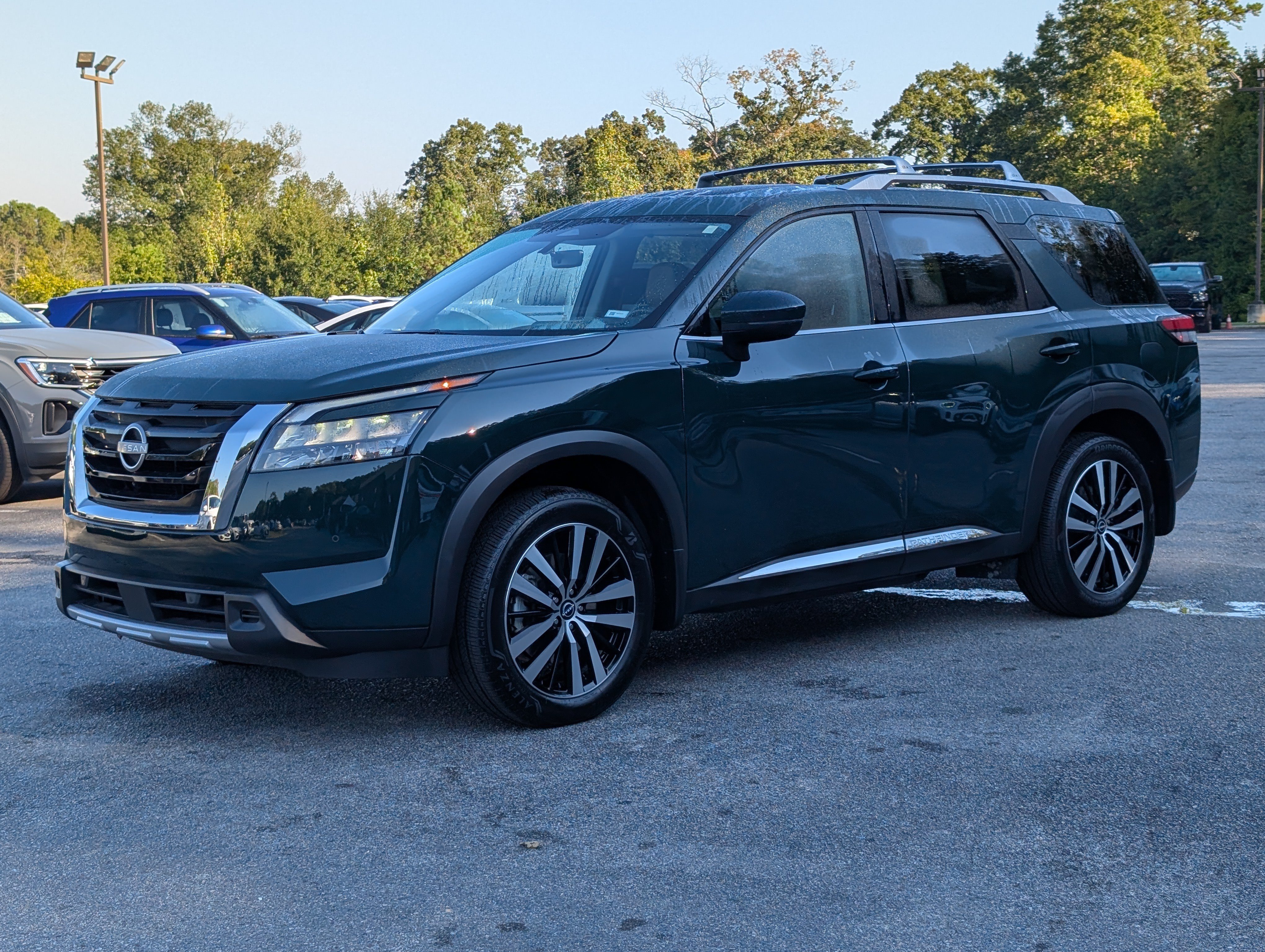 Used 2025 Nissan Pathfinder Platinum w/ Cargo Package FWD image 5