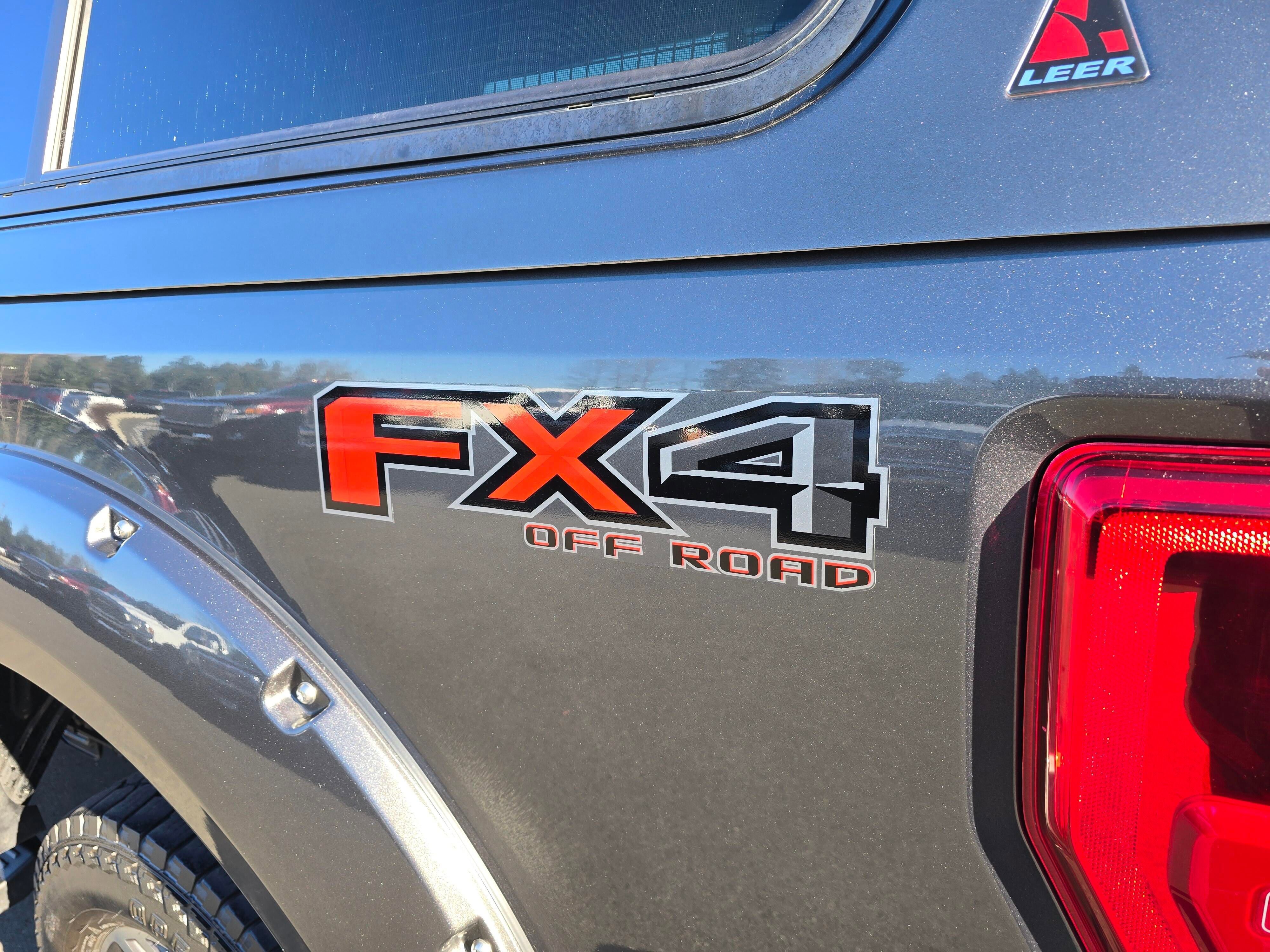 Used 2017 Ford F250 Lariat w/ Lariat Value Package AWD/4WD image 9