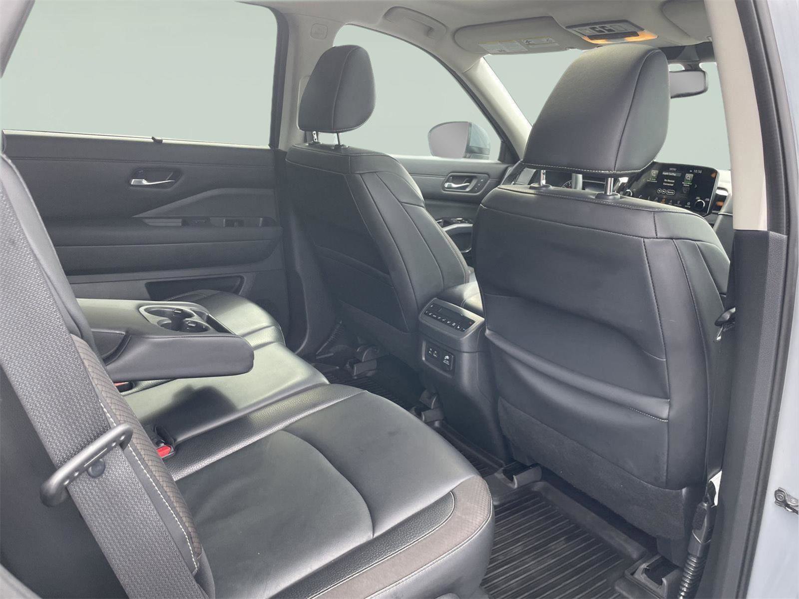 Used 2022 Nissan Pathfinder SL AWD/4WD image 20