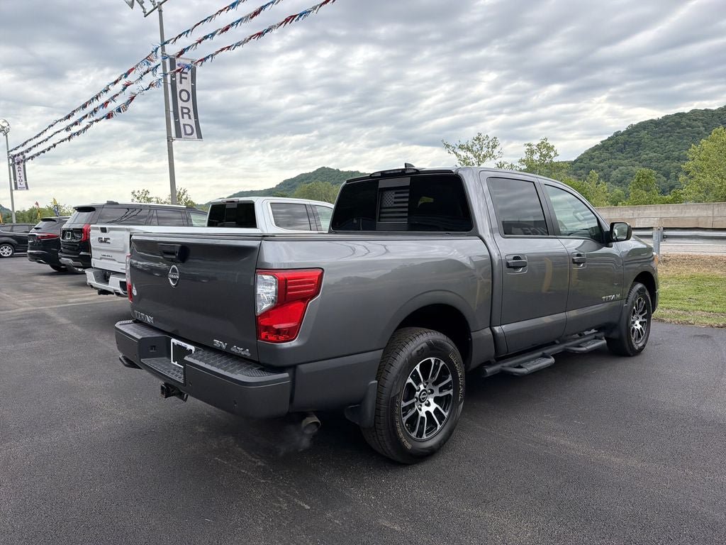 Used 2023 Nissan Titan SV w/ SV Convenience Package AWD/4WD image 4