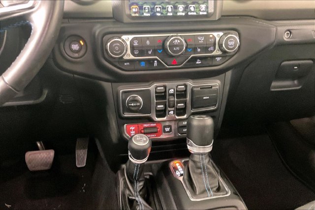 Used 2023 Jeep Wrangler Unlimited Rubicon 4xe w/ Cold Weather Group AWD/4WD image 8