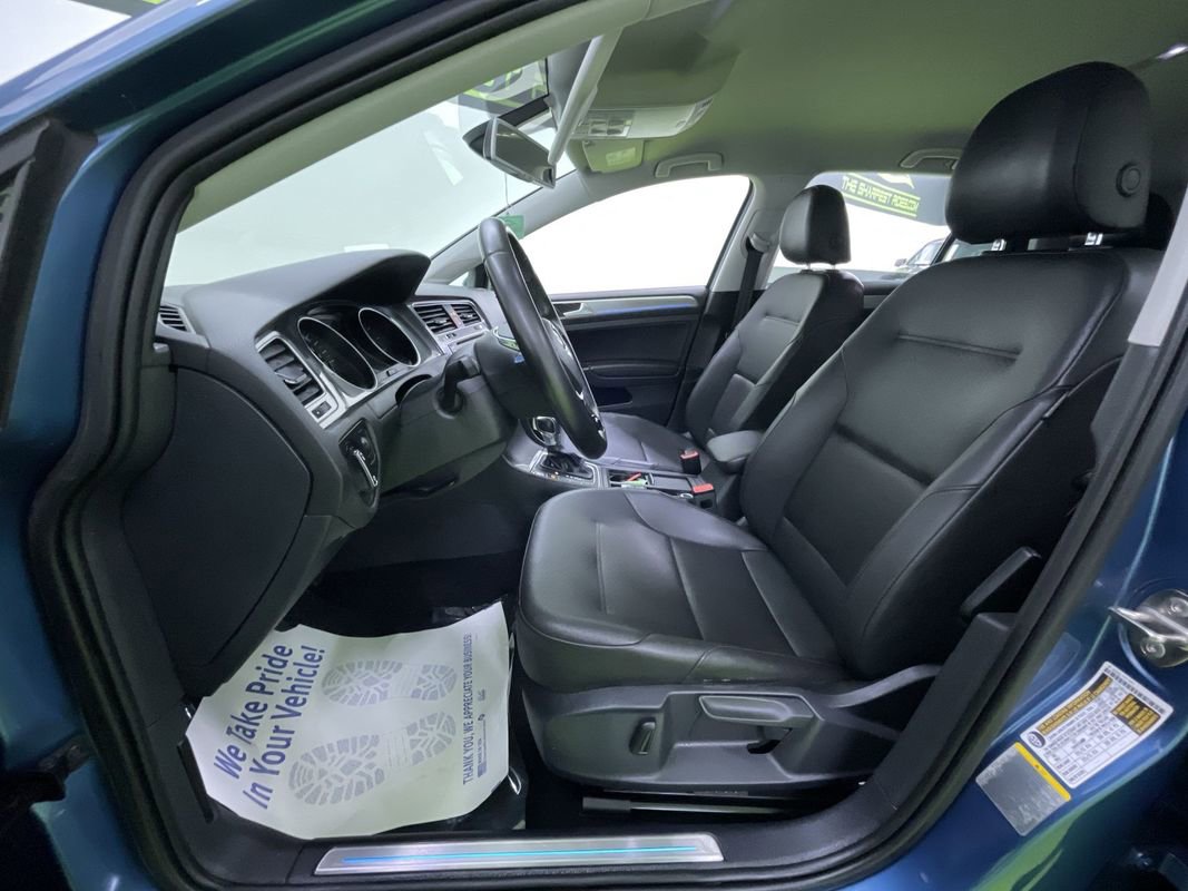 Used 2016 Volkswagen e-Golf SEL Premium image 18