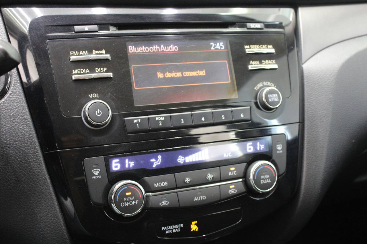 Used 2016 Nissan Rogue SV FWD image 57