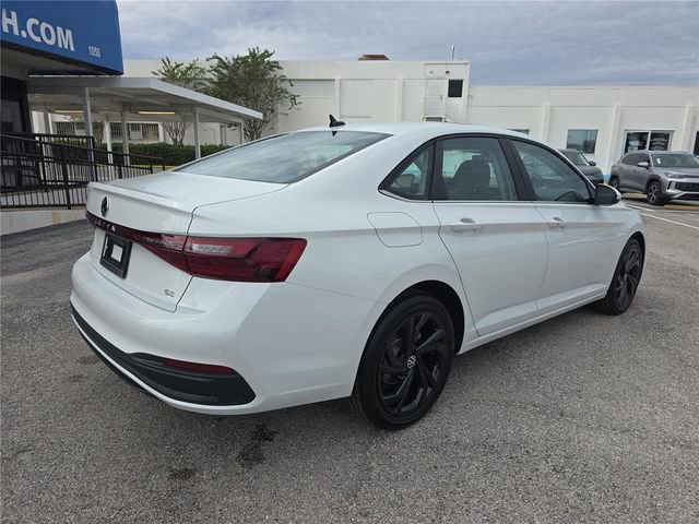 New 2026 Volkswagen Jetta SE image 3