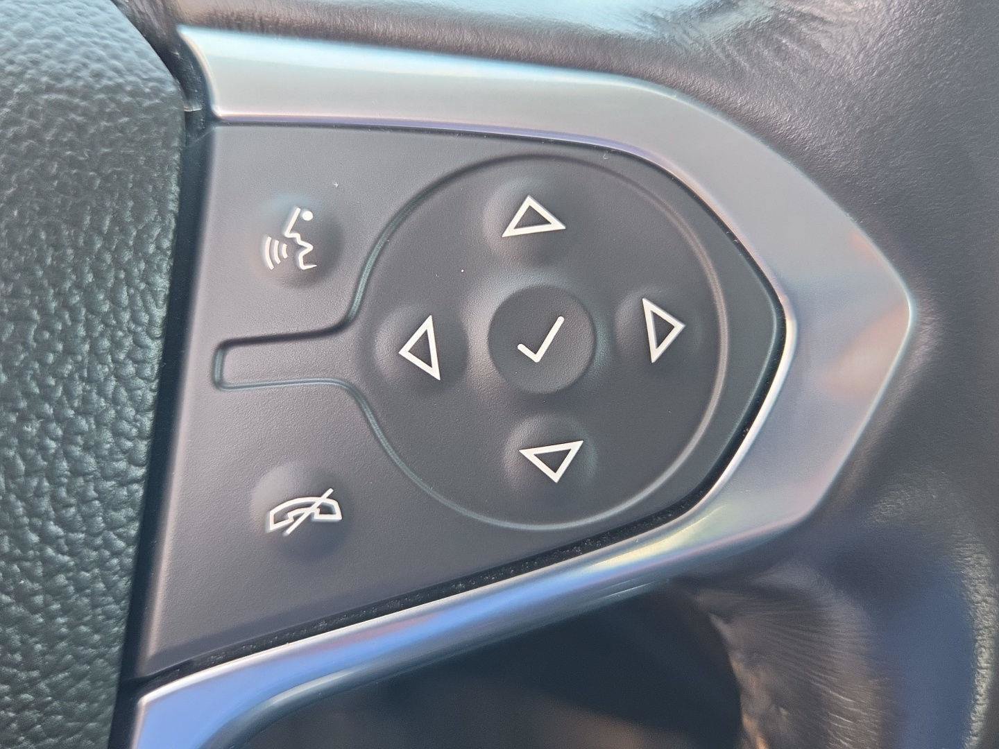 Used 2021 Chevrolet Traverse RS AWD/4WD image 15
