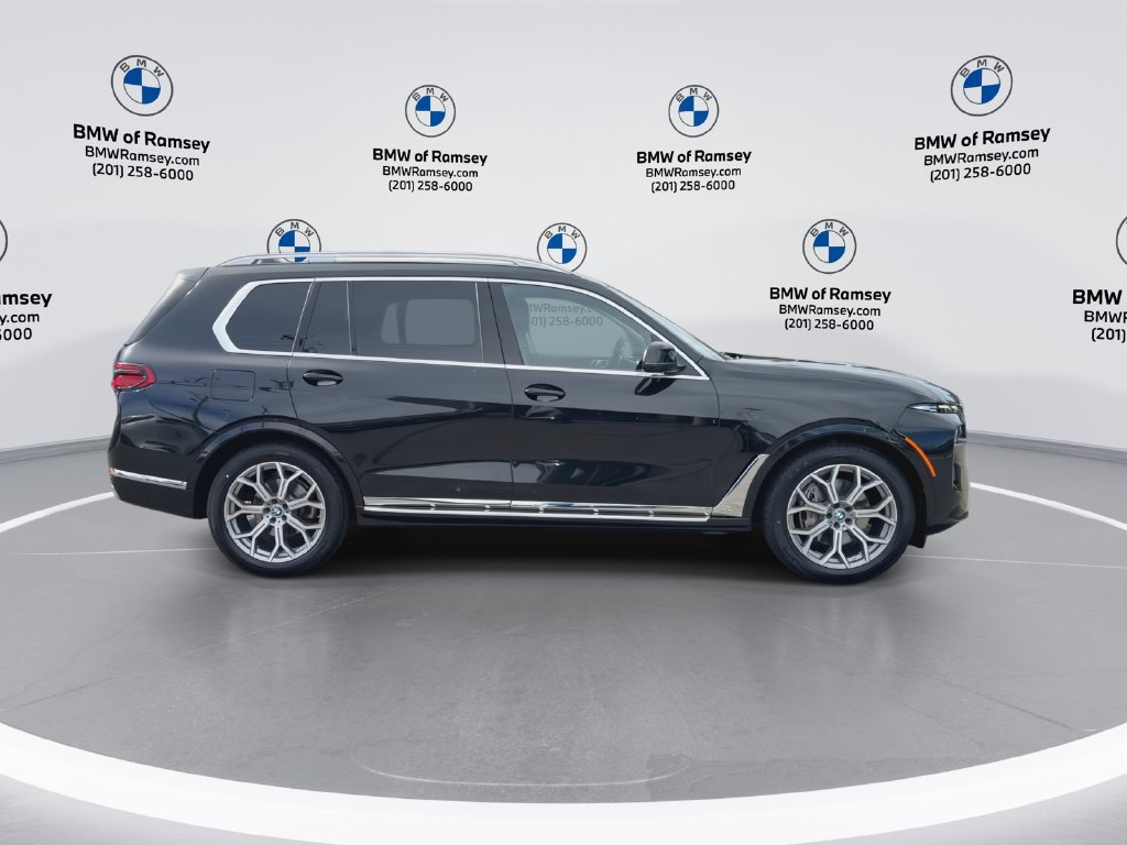 Used 2024 BMW X7 xDrive40i AWD/4WD image 9