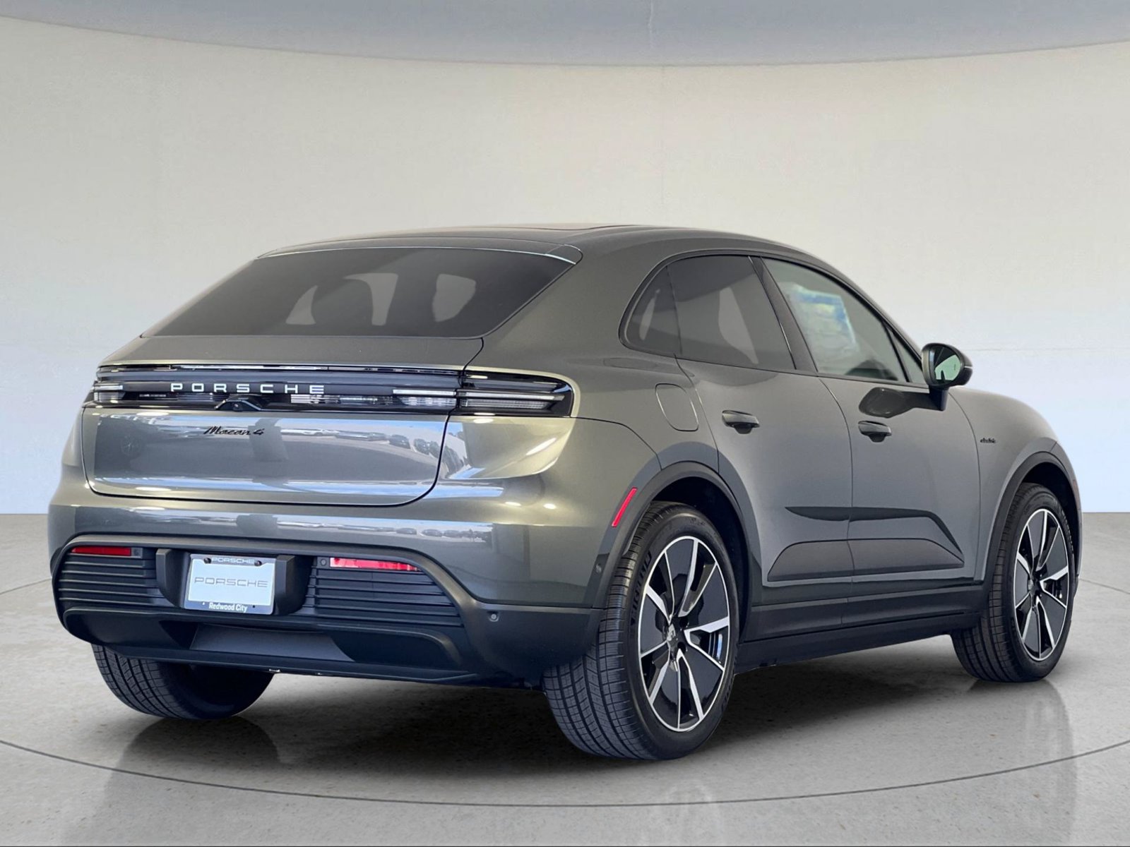 New 2026 Porsche Macan 4 Electric AWD/4WD image 8