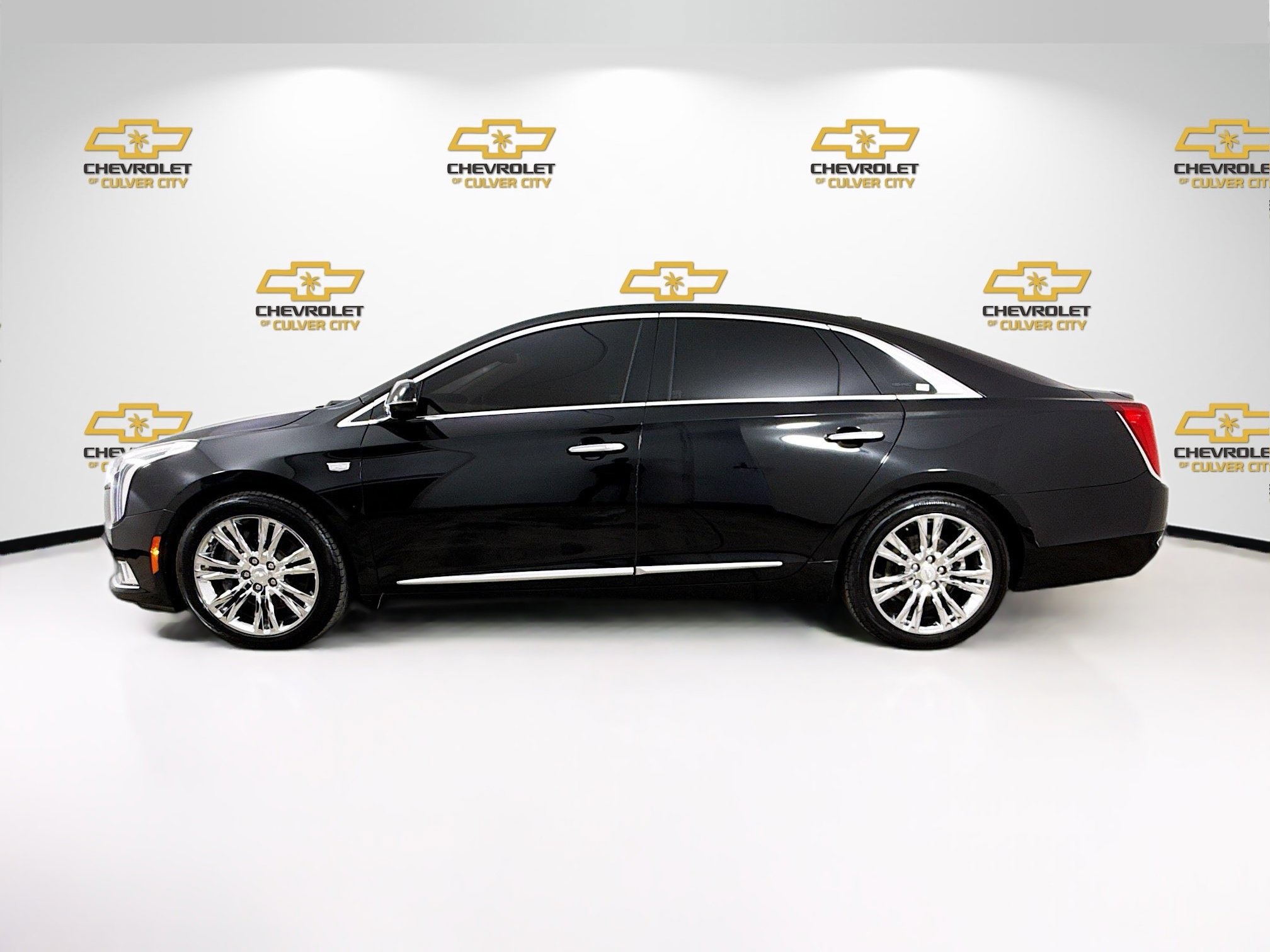 Used 2019 Cadillac XTS Luxury image 4