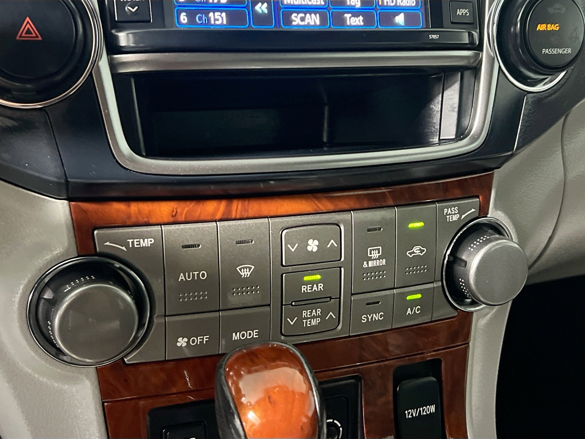 Used 2013 Toyota Highlander Limited image 27