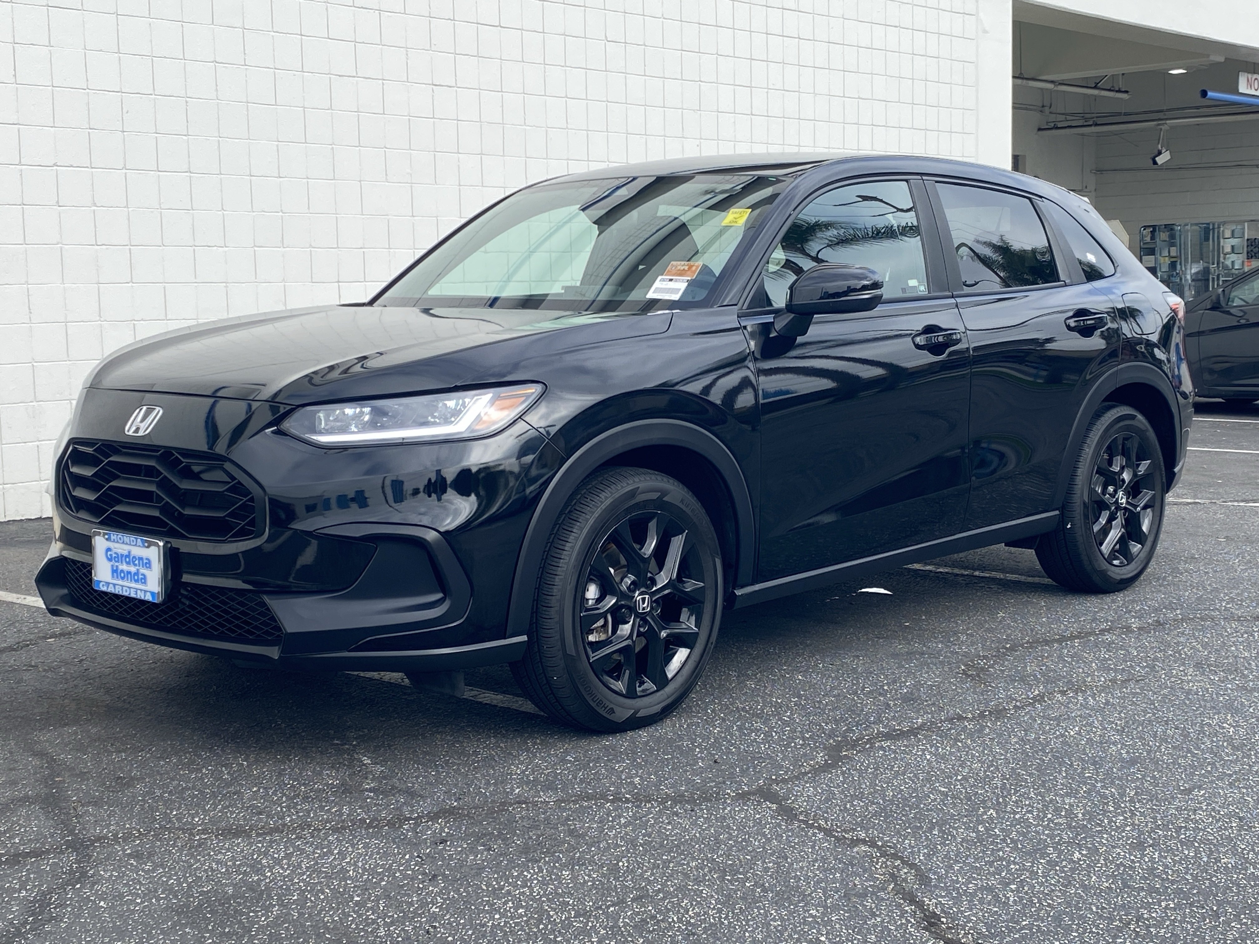 Used 2025 Honda HR-V Sport image 3