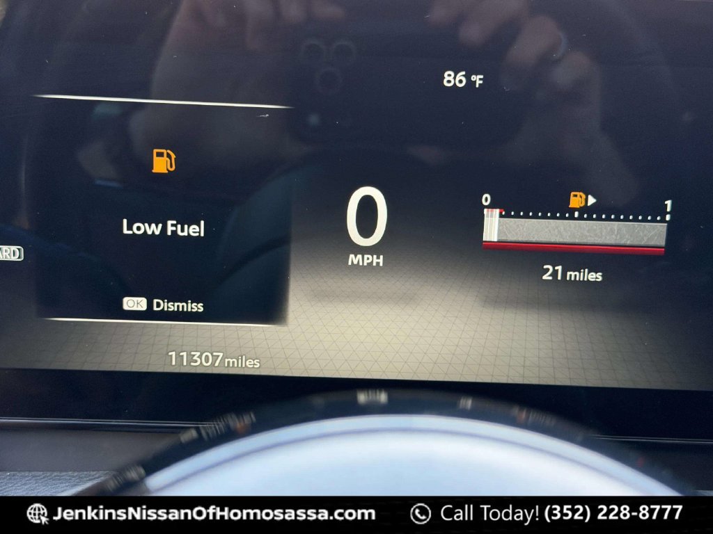 Used 2025 Nissan Kicks SR w/ SR Premium Package FWD image 31