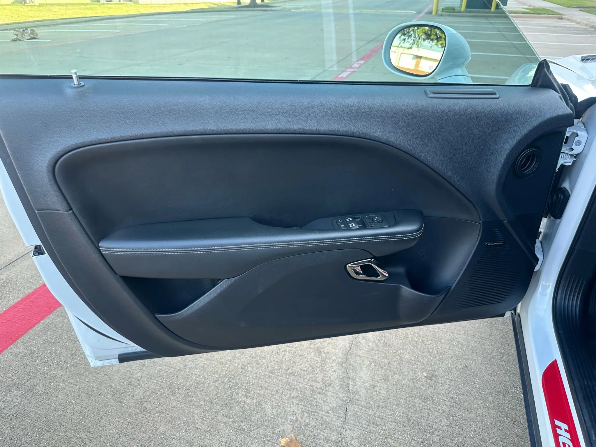 Used 2016 Dodge Challenger SRT Hellcat image 15