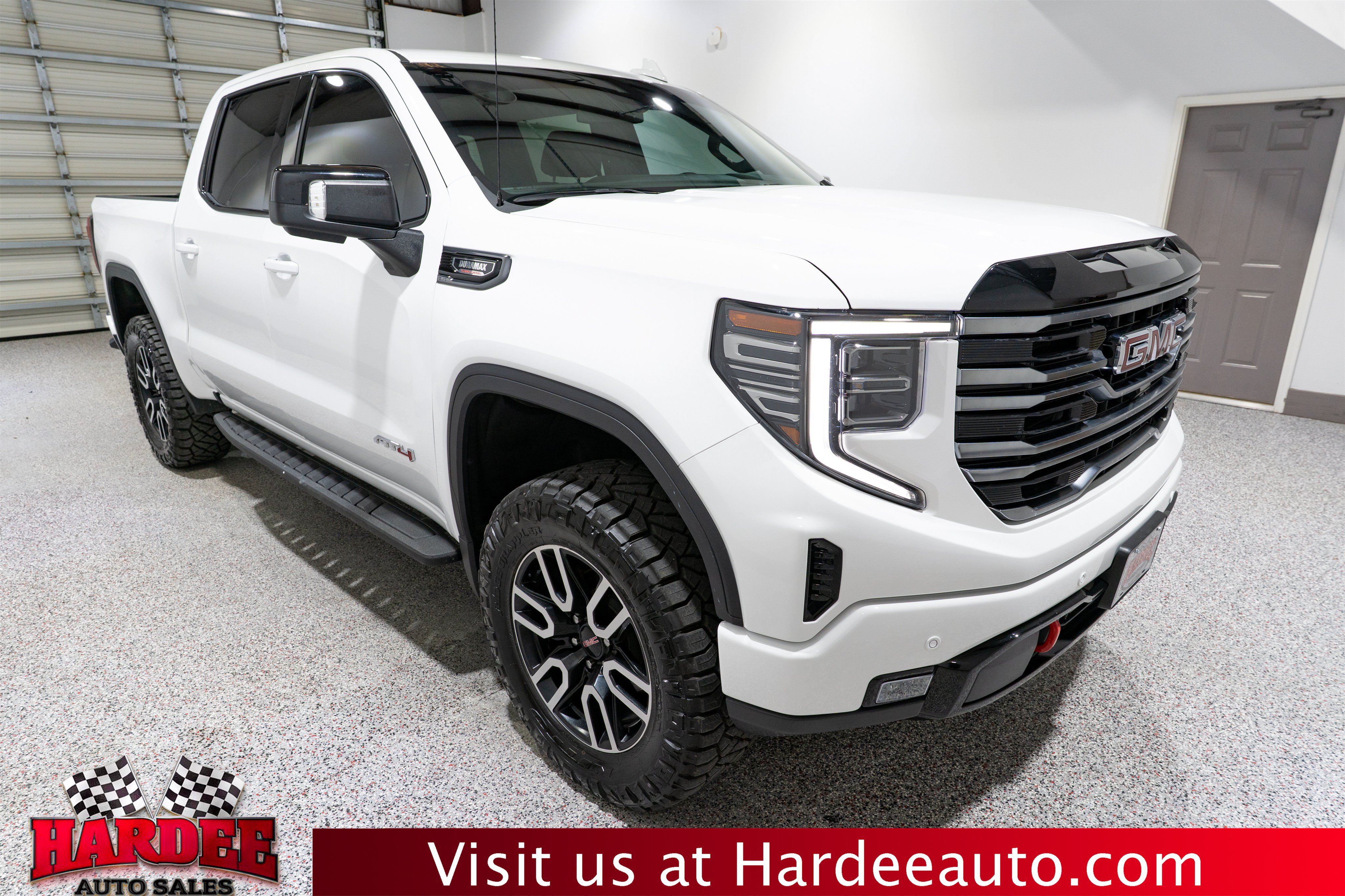 Used 2025 GMC Sierra 1500 AT4 w/ AT4 Premium Package AWD/4WD image 6