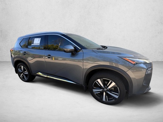 Used 2021 Nissan Rogue SL w/ Premium Package FWD image 3