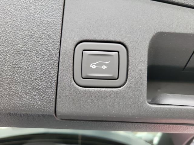 Certified 2023 Cadillac XT4 Premium Luxury w/ Cold Weather Package image 28