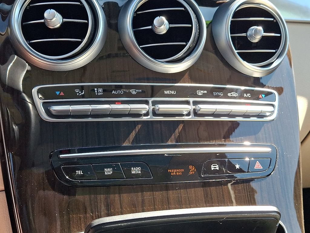 Used 2021 Mercedes-Benz GLC 300 4MATIC image 17