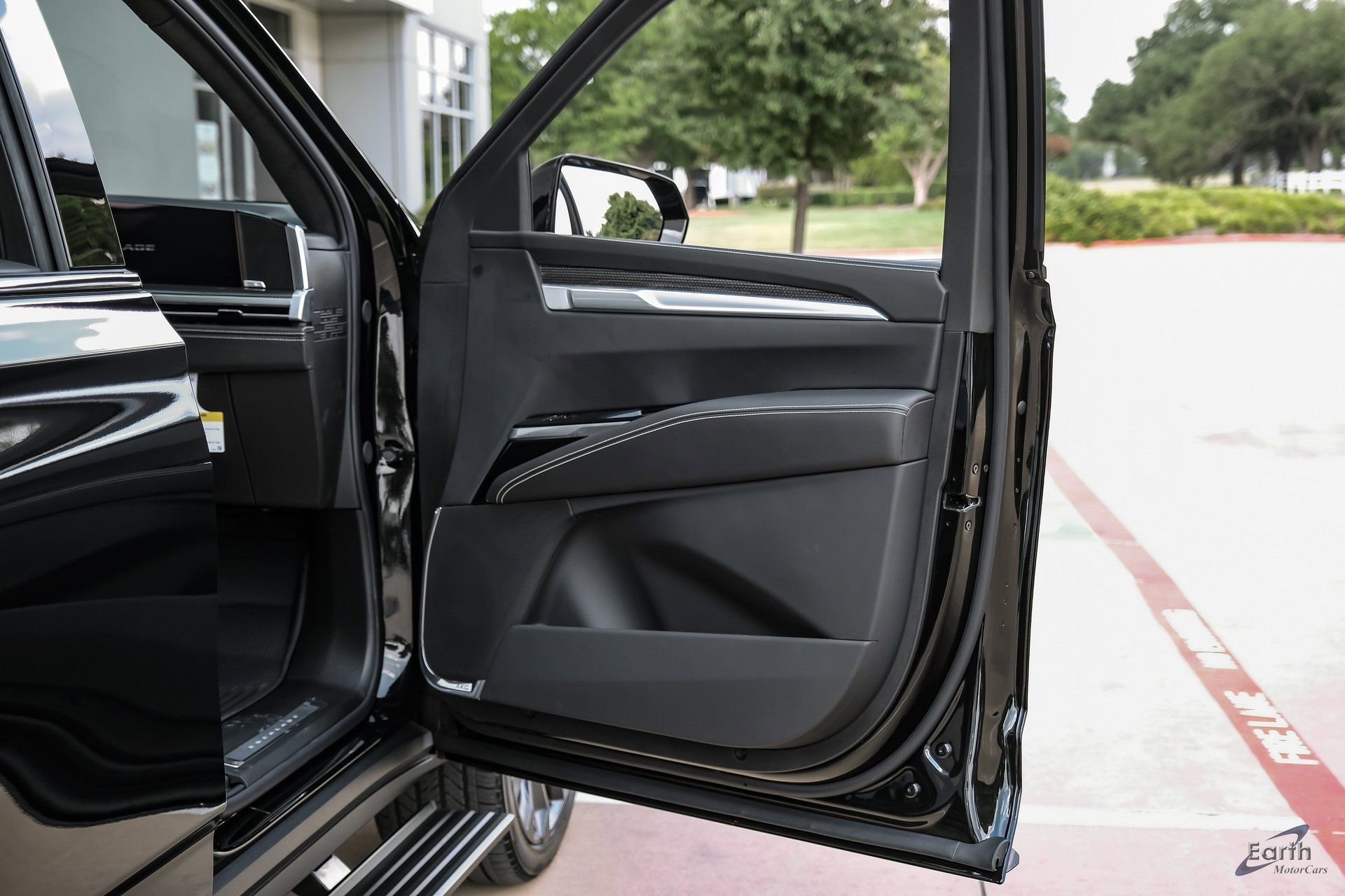 Used 2026 Cadillac Escalade V w/ LPO, Floor Liner Package image 92