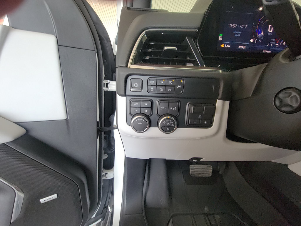 Used 2025 Chevrolet Tahoe Premier AWD/4WD image 20