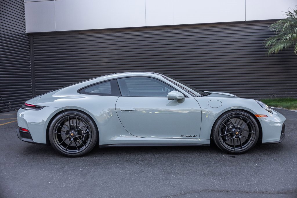Certified 2025 Porsche 911 Carrera GTS image 10