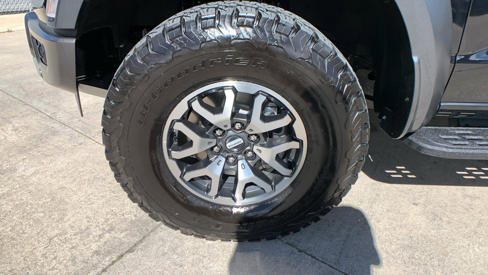 Used 2023 Ford F150 Raptor AWD/4WD image 9