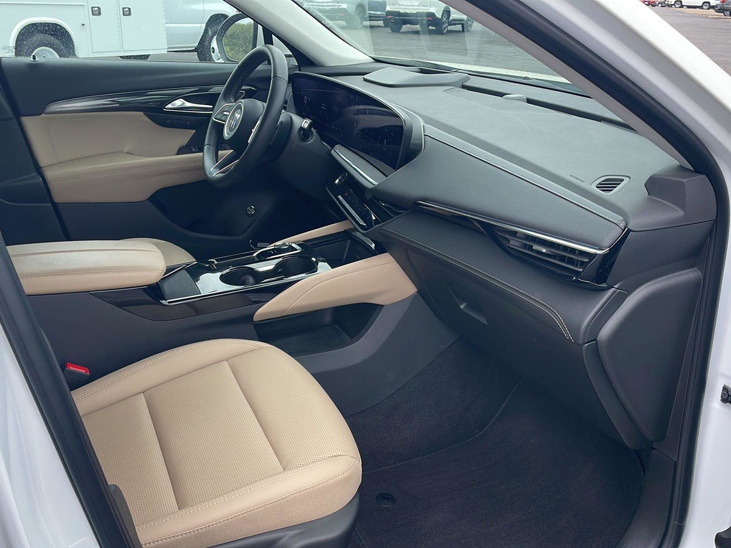 Used 2025 Buick Envision Preferred AWD/4WD image 27