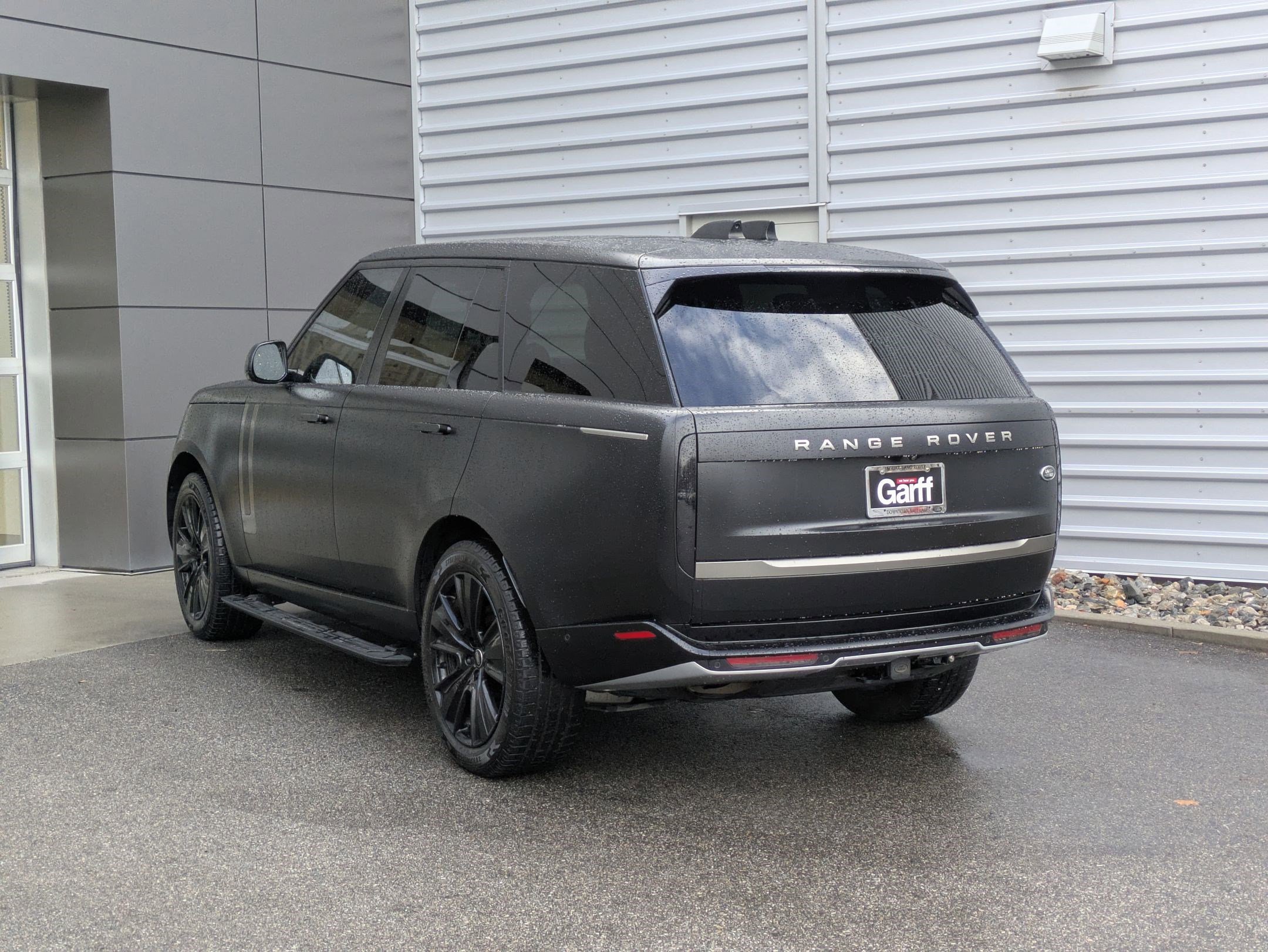 Certified 2023 Land Rover Range Rover SE image 3