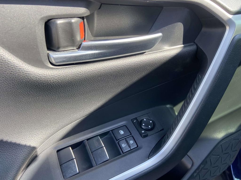 Used 2020 Toyota RAV4 XSE image 16