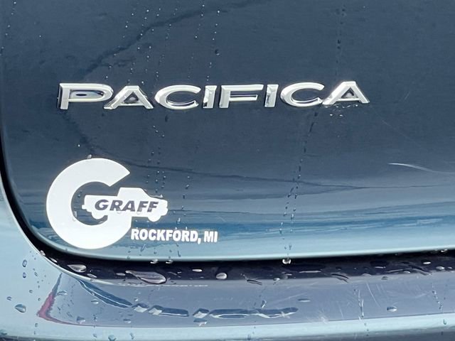 Used 2024 Chrysler Pacifica Touring-L FWD image 48