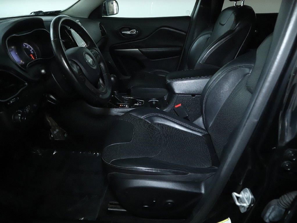 Used 2019 Jeep Cherokee Limited AWD/4WD image 20