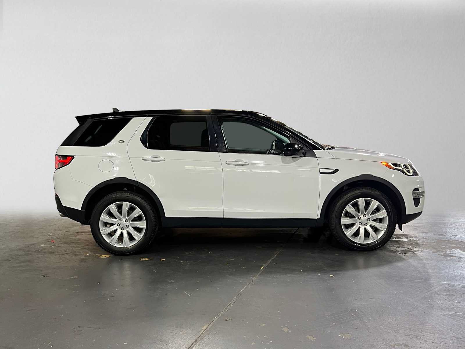Used 2015 Land Rover Discovery Sport HSE Luxury AWD/4WD image 2