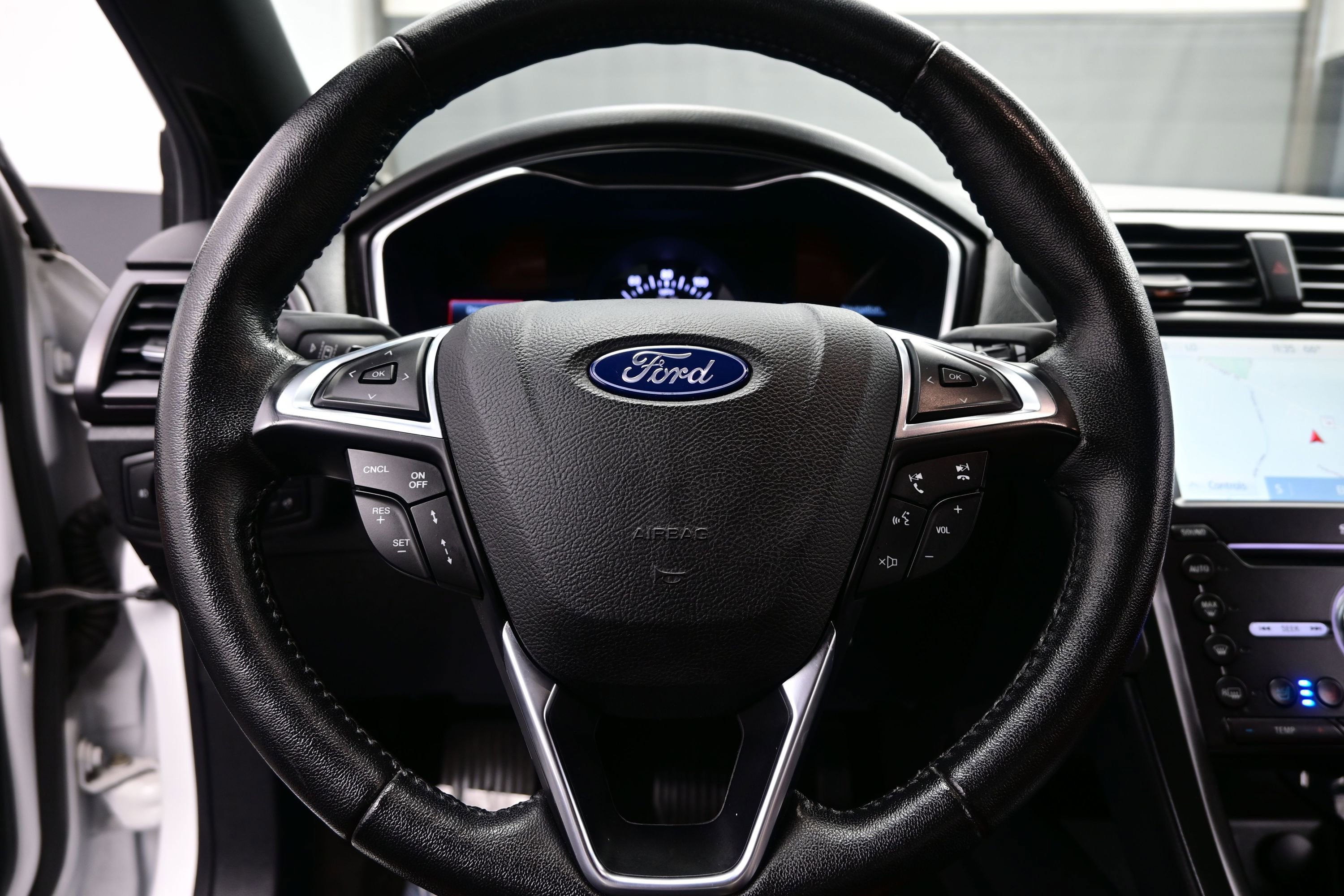 Used 2019 Ford Fusion Titanium AWD/4WD image 25