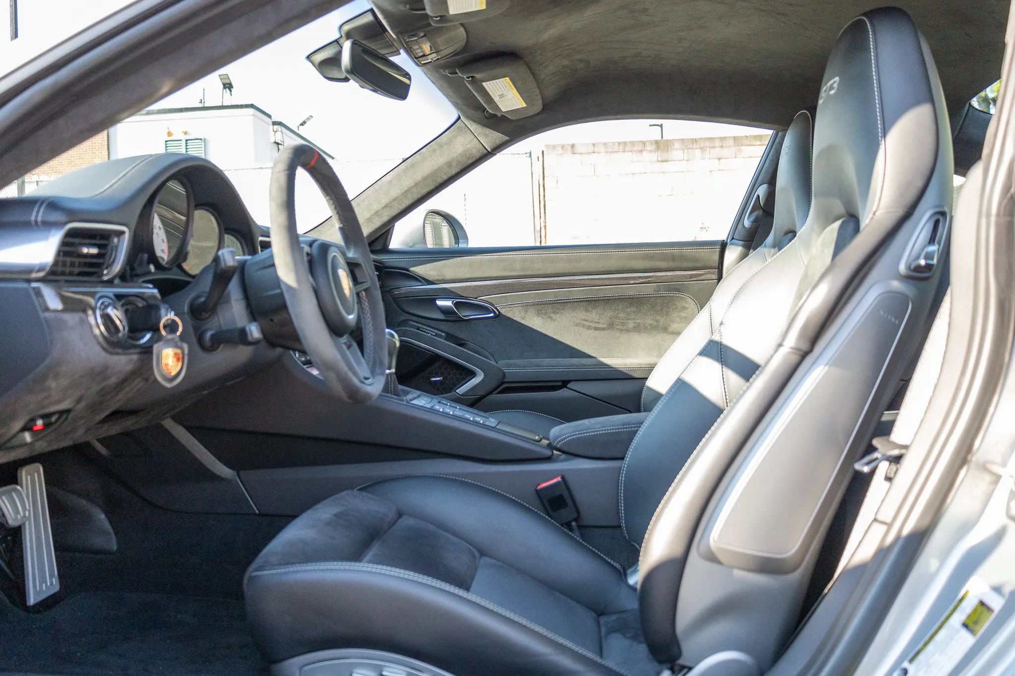 Used 2018 Porsche 911 GT3 RWD image 45