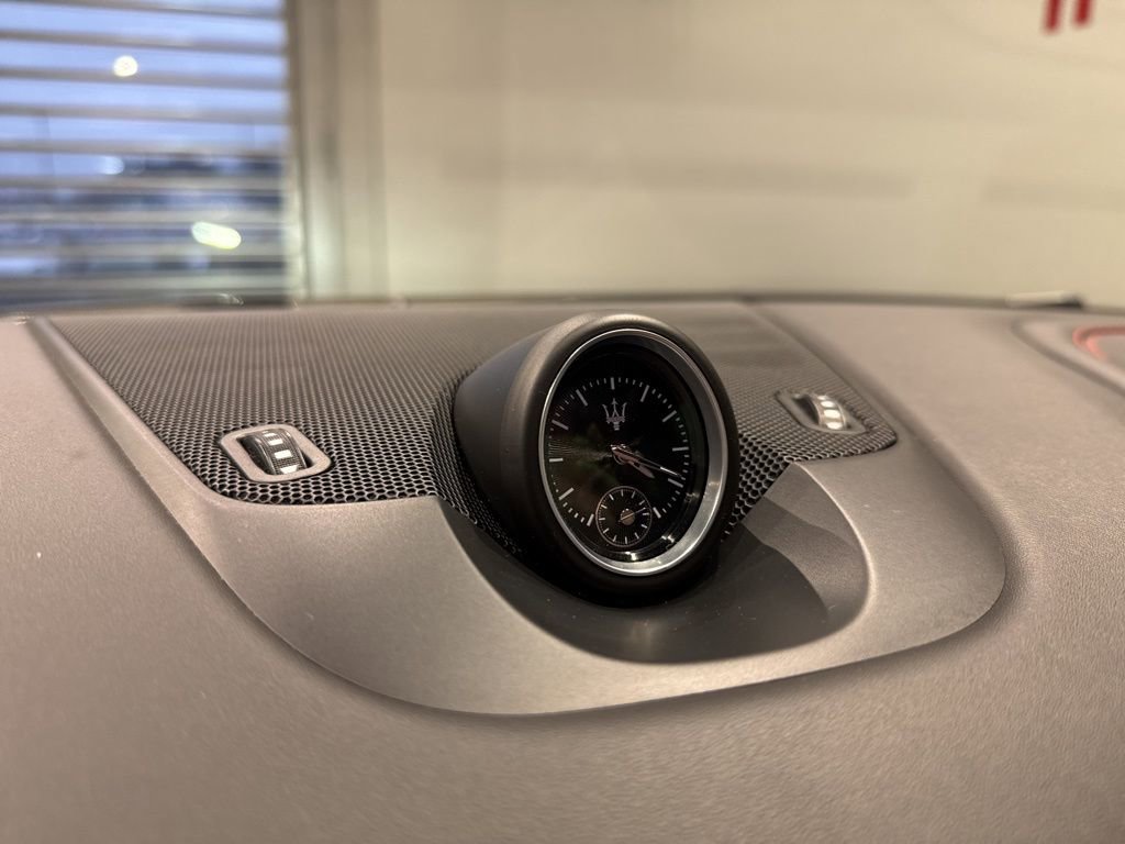 Used 2021 Maserati Levante GranSport image 29