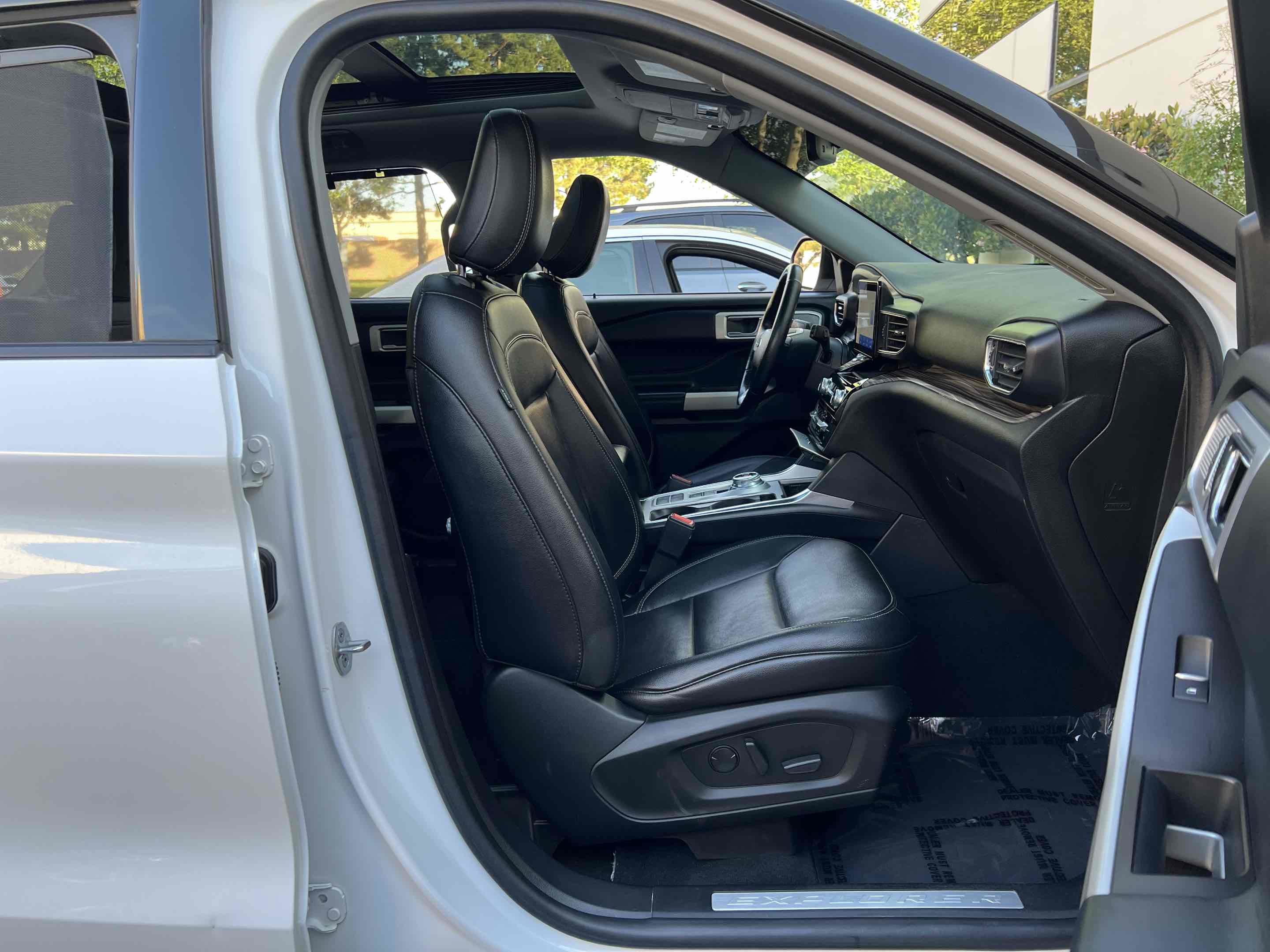 Used 2021 Ford Explorer Limited w/ Equipment Group 301A image 31