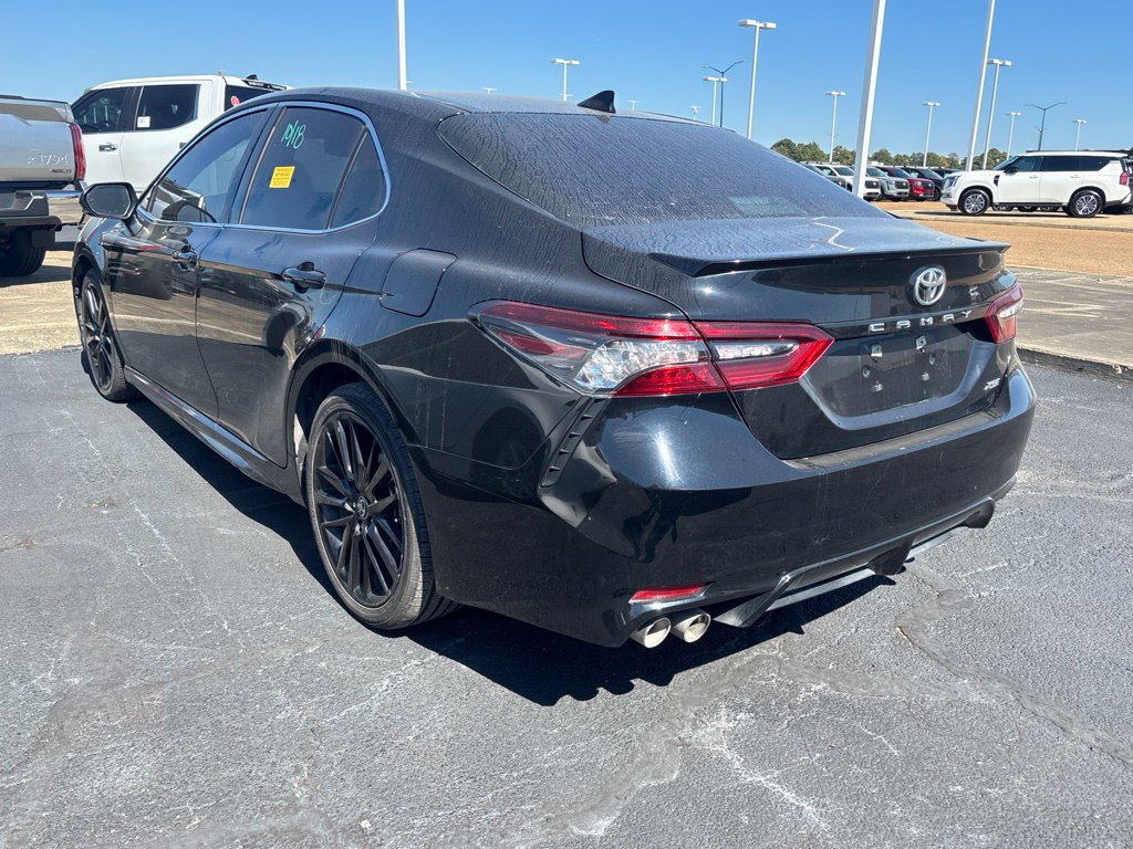 Used 2023 Toyota Camry XSE FWD image 3